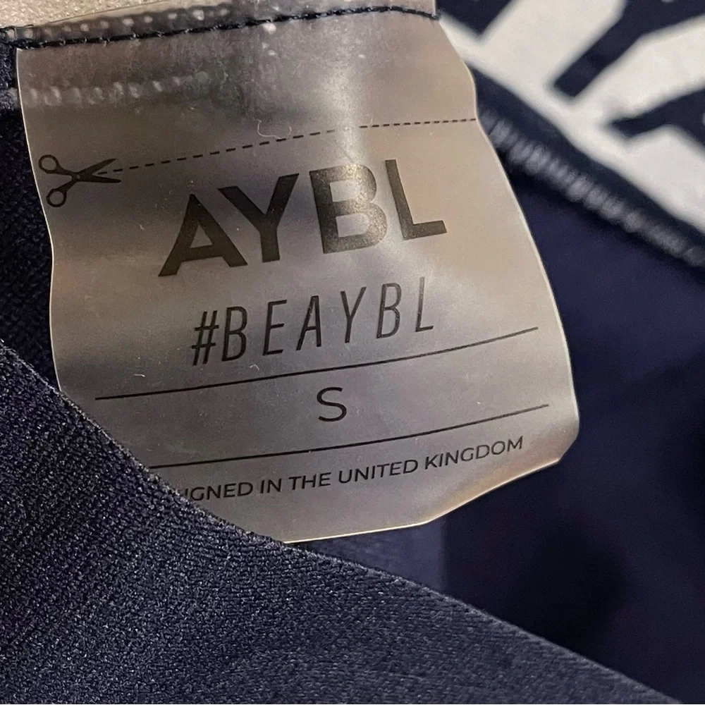 AYBL Navy Staple Seamless Low Rise Athletic Leggings - small
